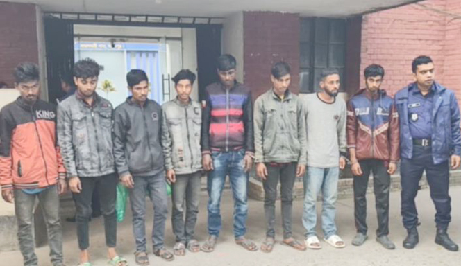 বোয়ালমারীতে ৮ গরু চোর গ্রেপ্তার