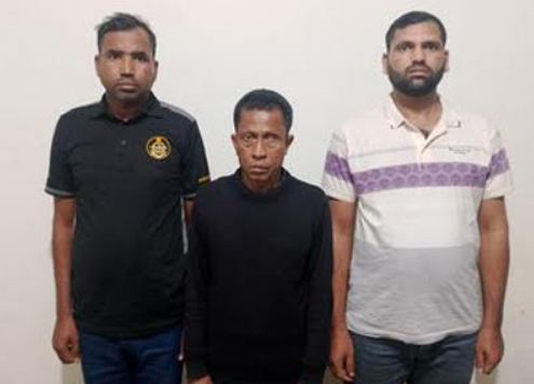 বগুড়ায় ভুয়া র‌্যাব পরিচয়ে চাঁদাবাজি: চাকরিচ্যুত দুই সেনাসদস্যসহ তিনজন গ্রেপ্তার