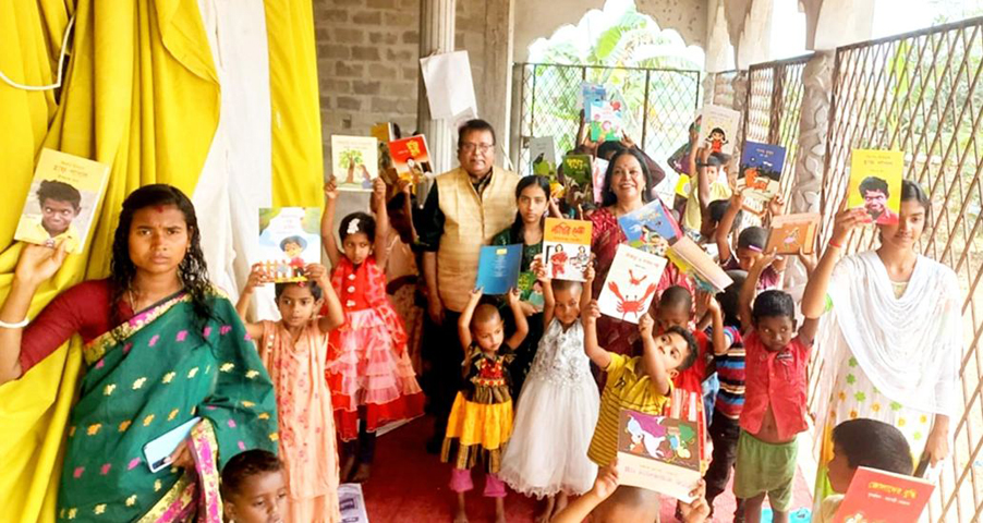 তাড়াশের সুবিধাবঞ্চিত আদিবাসী শিশুদের স্বপ্নের পাঠশালা উদ্বোধন