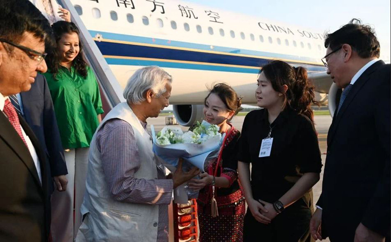 চীনে পৌঁছেছেন প্রধান উপদেষ্টা অধ্যাপক ড. মুহাম্মদ ইউনূস