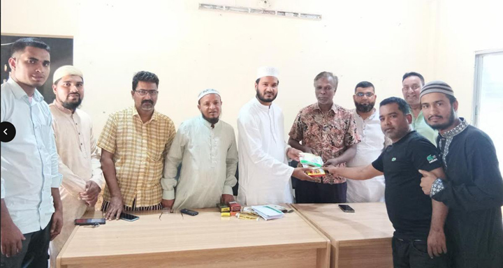 বীরগঞ্জে জামায়াতে ঘোষিত এমপি প্রার্থীর ঈদ শুভেচ্ছা বিনিময়