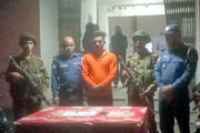 বদরগঞ্জে সেনাবাহিনীর অভিযানে এক মাদক ব্যবসায়ী আটক