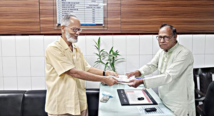 দিনাজপুরের অরবিন্দ শিশু হাসপাতালের দুস্থ গরিব রোগীদের সহযোগিতার আহবান আব্দুস সামাদের
