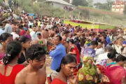 বীরগঞ্জে হাজারো নারী-পুরুষের ঢল বারুণী স্নানে