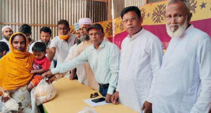 ধুনটে আশার আলো ও সরোবর ফাউন্ডেশনের উদ্যোগে ৪০০ পরিবারে ঈদের আনন্দ