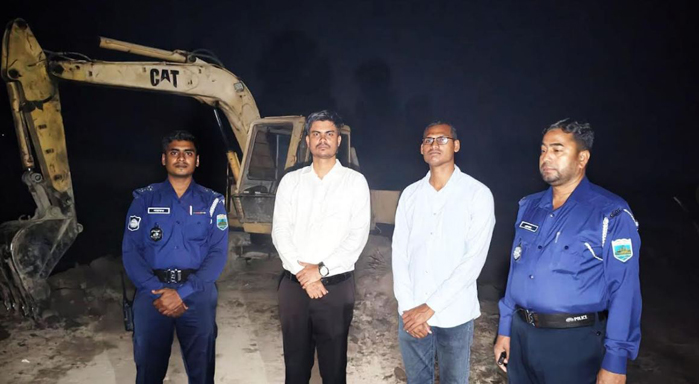 বগুড়ায় করতোয়া নদীতে বালু উত্তোলনের দায়ে একজনের কারান্ড
