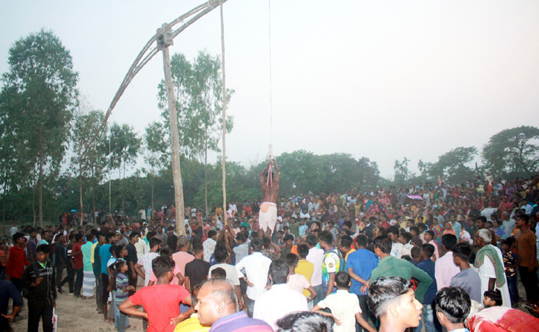 ফুলবাড়ীতে চড়কপূজা ও মেলা অনুষ্ঠিত