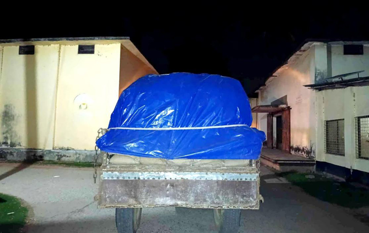 হাকিমপুরে খাদ্যবান্ধব কর্মসূচির সাড়ে ৫ মে. টন চাল ও ১০৪টি খালি বস্তা জব্দ