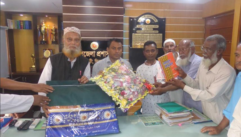ফুলবাড়ীতে ইউএনও এর সাথে বীর মুক্তিযোদ্ধাদের শুভেচ্ছা বিনিময়