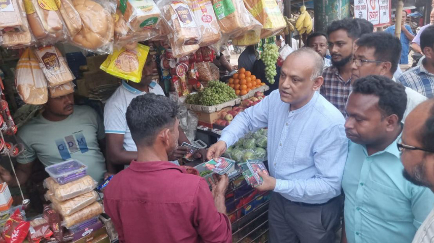 ৩১ দফা কর্মসূচি বাস্তবায়নে ব্যারিষ্টার একেএম কামরুজ্জামান জামানের গণসংযোগ