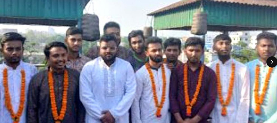 বগুড়ায় ছাত্র অধিকার পরিষদ ছেড়ে গণতান্ত্রিক ছাত্র সংসদে যোগ দিলেন ১৩ নেতাকর্মী