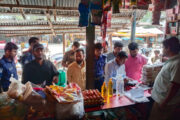 ফুলবাড়ীতে নিত্যপণ্যের দাম নিয়ন্ত্রণে প্রশাসন ও ভোক্তা অধিদপ্তরের বাজার মনিটরিং