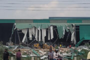 বগুড়ায় করতোয়া নদীর অবৈধ স্থাপনা উচ্ছেদ