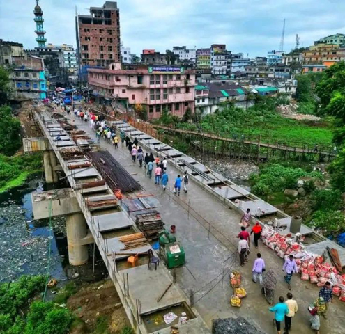 বগুড়ায় ২২ কোটি টাকার ফতেহ আলী সেতু নির্মাণ কাজ শেষ না হলেও পায়ে হেঁটে চলাচলের জন্য খুলে দেয়া হলো
