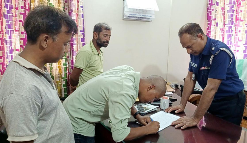 বিরলে ভবেশ রায় এর মৃত্যুর ঘটনায় ৪ জনের নাম উল্লেখ করে থানায় মামলা