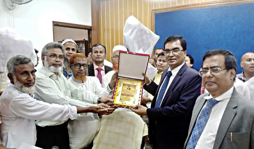 সোনালী ব্যাংকের সিইও এমডি’র সাথে অবসরপ্রাপ্ত কর্মকর্তা-কর্মচারী কল্যাণ সমিতির মতবিনিময় ও সংবর্ধনা জ্ঞাপন