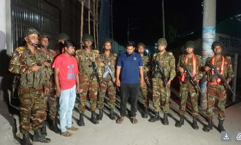 বাহিনীতে চাকরির প্রলোভন দেখিয়ে প্রতারণা, বগুড়ায় চক্রের দুই সদস্য গ্রেপ্তার