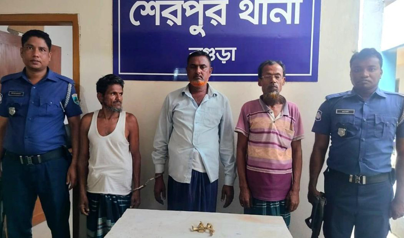 বগুড়ায় স্বর্ণের মূর্তি দেখিয়ে প্রতারণা : গ্রেপ্তার ৩