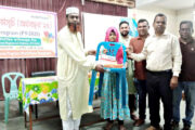 দিনাজপুরে শিশুদের শিক্ষা উপকরণ হিসেবে ওয়ার্ল্ড ভিশনের গিফট কিটস বিতরণ