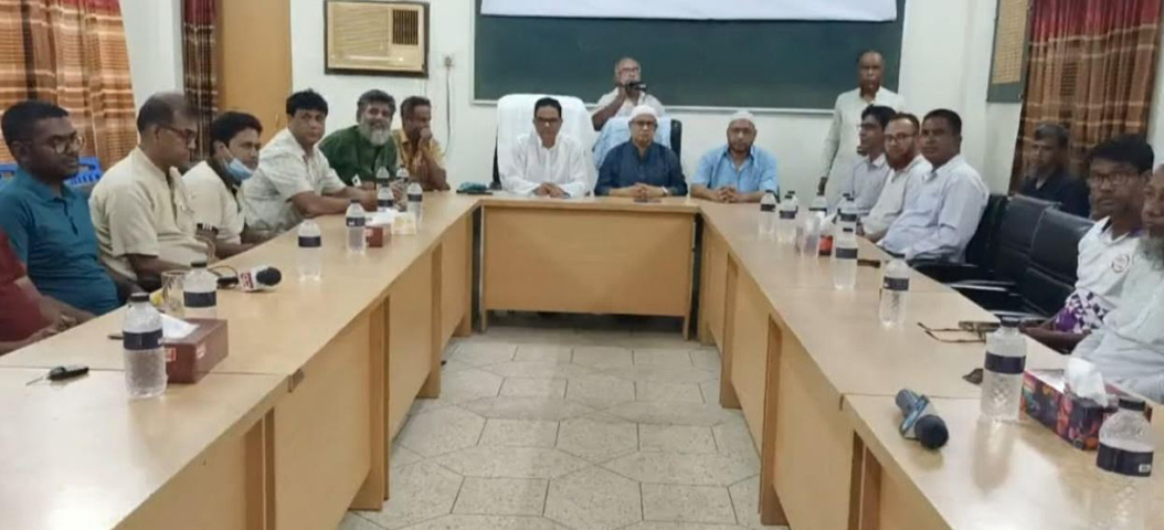 হিলি বন্দরের বিভিন্ন সমস্যা নিয়ে সংবাদ সন্মেলন করেছে সিঅ্যান্ডএফ এজেন্ট অ্যাসোসিয়েশন
