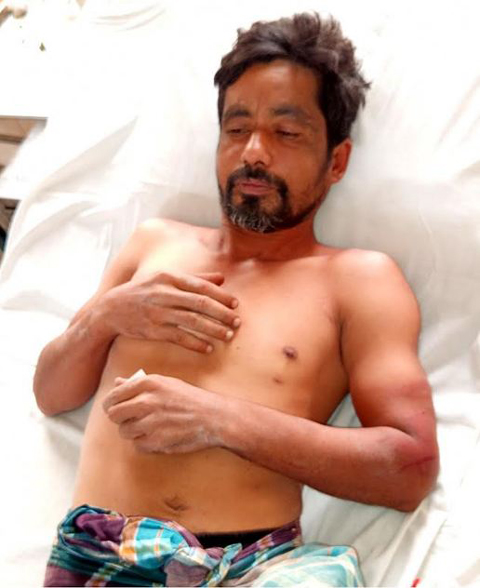 বিরলে সাইকেল চোর সন্দেহে গণধোলাই