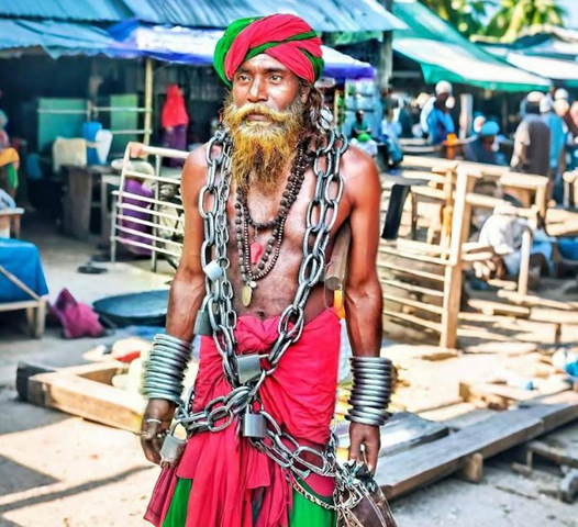 বগুড়ার মহাস্থানগড়ে সাধু সন্নাসীদের মিলনমেলা আড়ালে-আবডালে চলে গাঁজার উৎসব