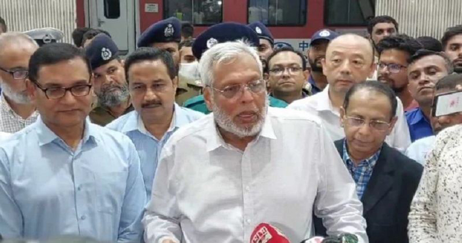 জ্বালানির দাম কমেছে, বাড়তি ভাড়া নিলেই ব্যবস্থা: উপদেষ্টা মুহাম্মদ ফাওজুল কবির খান