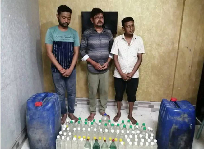 আক্কেলপুরে ছাত্রদের কাছে মাদক বিক্রি, সেনাবাহিনীর অভিযানে আটক ৩