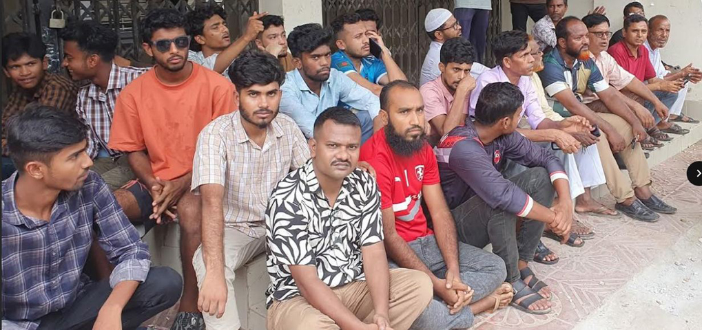 গোবিন্দগঞ্জে ইপিজেড দ্রæত বাস্তবায়নের দাবীতে ছাত্রজনতার অবস্থান কর্মসূচী পালিত