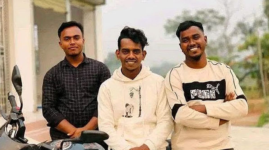 নরসিংদীর শিবপুরে বাসচাপায় তিন বন্ধুর মর্মান্তিক মৃত্যু