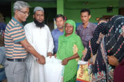 হিলিতে পৌর সভায় ঈদ উপহারের চাল পেলো ৩০৮১ পরিবার