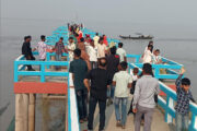 দর্শনার্থীদের ভিড়ে জমে উঠেছে বগুড়ার বিনোদন কেন্দ্রগুলো