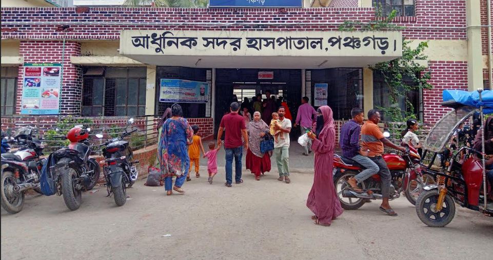 পঞ্চগড়ে বিদ্যুৎস্পৃষ্ট হয়ে কলেজ পড়ুয়া ছাত্রসহ ৩ জনের মৃত্যু,