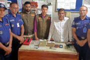 নাটকের বর্ণনার নগদ টাকা ও মোবাইলফোনসহ মোটরসাইকেলের চাবি উদ্ধার