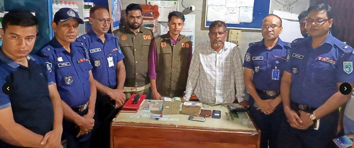 নাটকের বর্ণনার নগদ টাকা ও মোবাইলফোনসহ মোটরসাইকেলের চাবি উদ্ধার