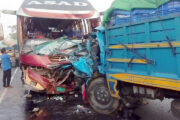বিরামপুরে বাস ও ট্রাকের মুখোমুখি সংঘর্ষে ট্রাকের হেলপার নিহত গুরুতর আহত ট্রাক চালক