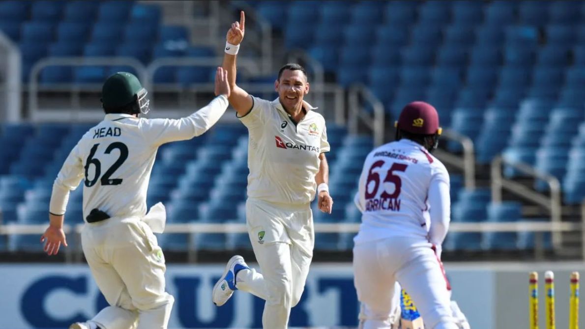 স্টার্ক ঝড়ে উড়ে গেল উন্ডিজ, মাত্র ২৭ রানে অলআউট!