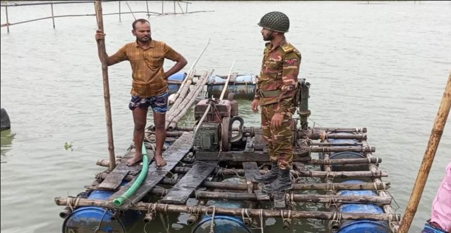 গাইবান্ধার ফুলছড়িতে অবৈধ ড্রেজার মেশিন জব্দ, গ্রেপ্তার ২