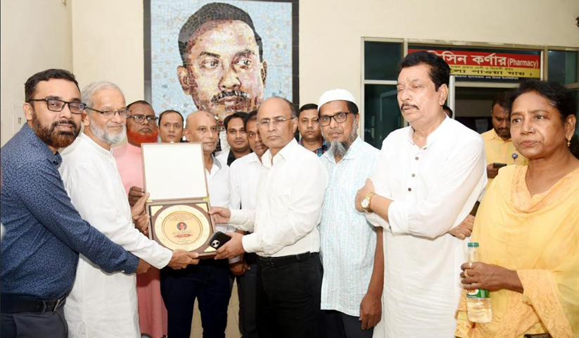 দিনাজপুর জিয়া হার্ট ফাউন্ডেশন পরিদর্শন করলেন রংপুর বিভাগীয় কমিশনার শহিদুল ইসলাম