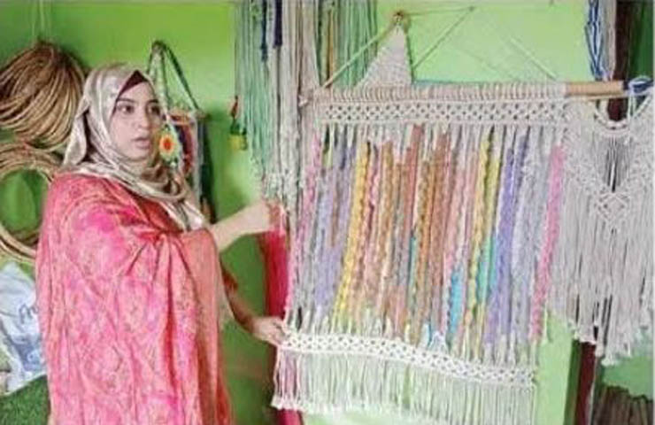 নাসরিন হস্তশিল্পে সফল নারী উদ্যোক্তা