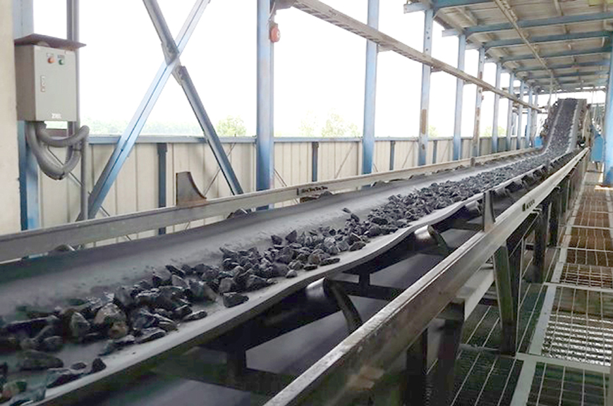 সমঝোতা হওয়ায় এক সপ্তাহের পর মধ্যপাড়া পাথরখনিতে পাথর উত্তোলন শুরু