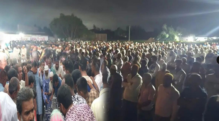 নন্দীগ্রামে পাশাপাশি কবরে শায়িত হলেন দুই ভাই