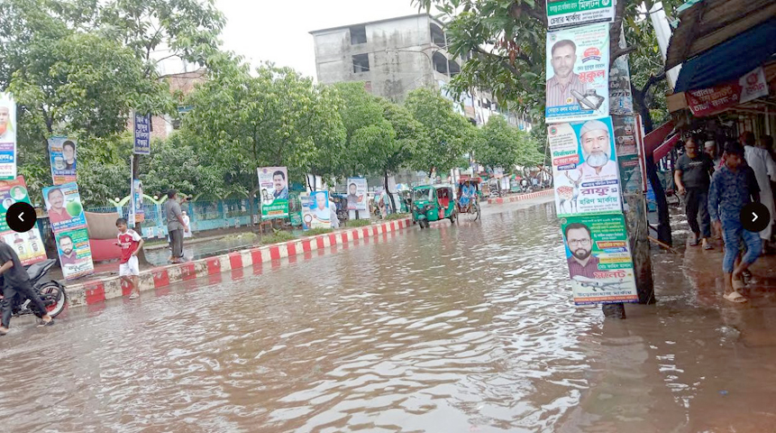 বগুড়ায় বৃষ্টিতে জনজীবনে চরম দুর্ভোগ
