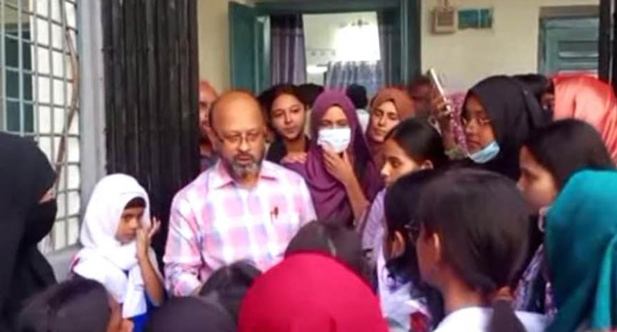 এসএসসি ফল বগুড়া জিলা স্কুল কেন্দ্রের ভুলে কাটা গেল ক্যারিয়ার শিক্ষা বিষয়ে ২৫ নম্বর!