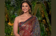 বাসার গেটে পাপারাজ্জিদের ধমক দিলেন আলিয়া