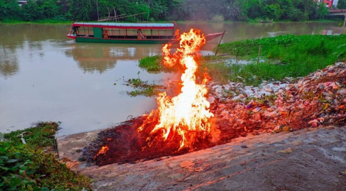 গুরুদাসপুরে ৩ লাখ টাকার অবৈধ জাল ধ্বংস
