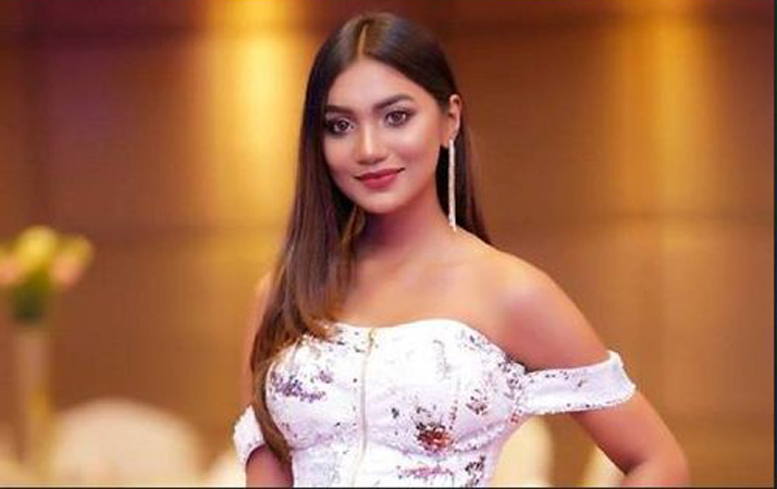 চোখের নিচে কালো দাগ নিয়েও মুগ্ধতা ছড়ালেন সুনেরাহ