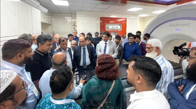 বগুড়ার টিএমএসএস ক্যান্সার সেন্টারে এআই ভিত্তিক রেডিও থেরাপির উদ্বোধন