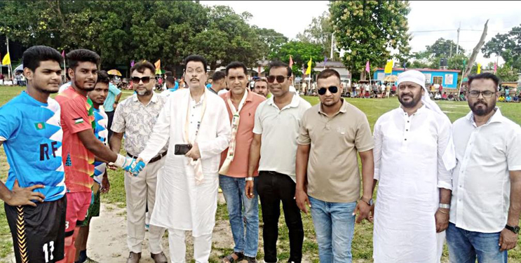 ১০ তম ওয়ার্ড কাউন্সিলর কাপ ফুটবল টুর্নামেন্টের ২য় দিনে ট্রাইবেকারে ২-৩ গোলে ডাবøু এফসি ফুলবাড়ীর জয়লাভ