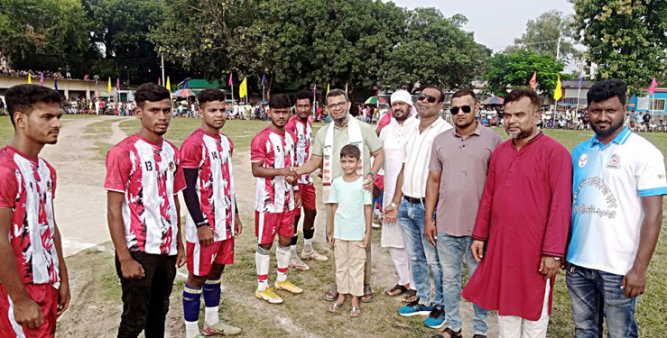 ওয়ার্ড কাউন্সিলর কাপ ফুটবল টুর্নামেন্টের ৪র্থ দিনে খেলায় ট্রাইবেকারে ৩ গোলে বন্ধু একাদশ হাকিমপুর জয়ী